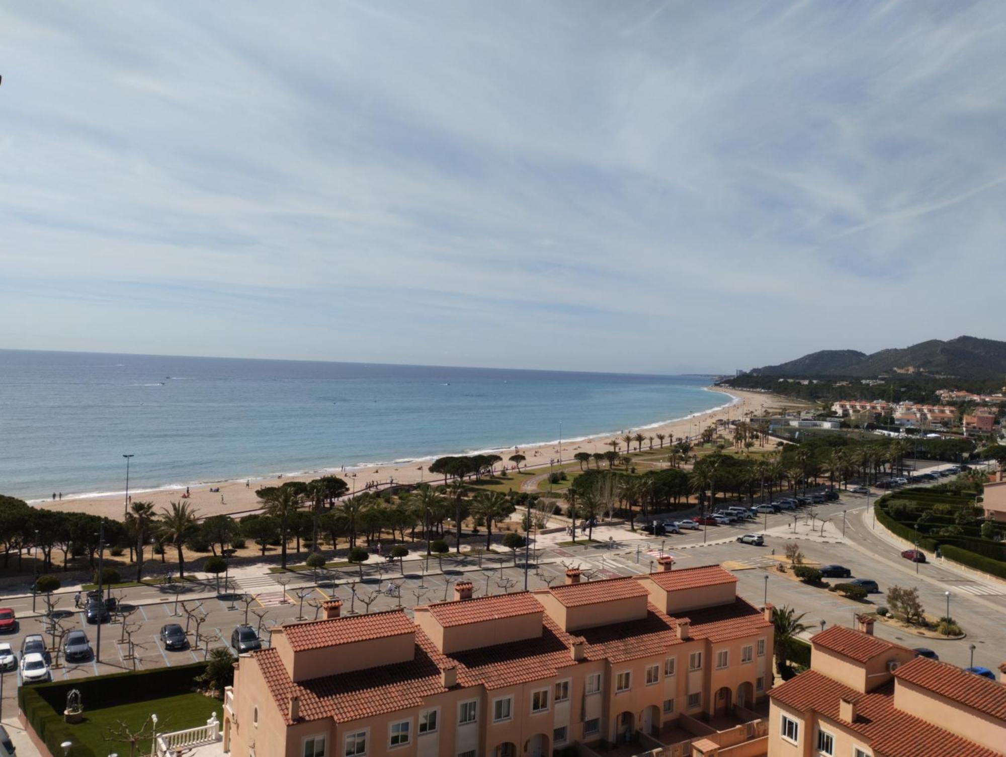 Apartamento Con Terraza, Vistas Playa Y Montana L'L'Hospitalet de l'Infant Exteriör bild